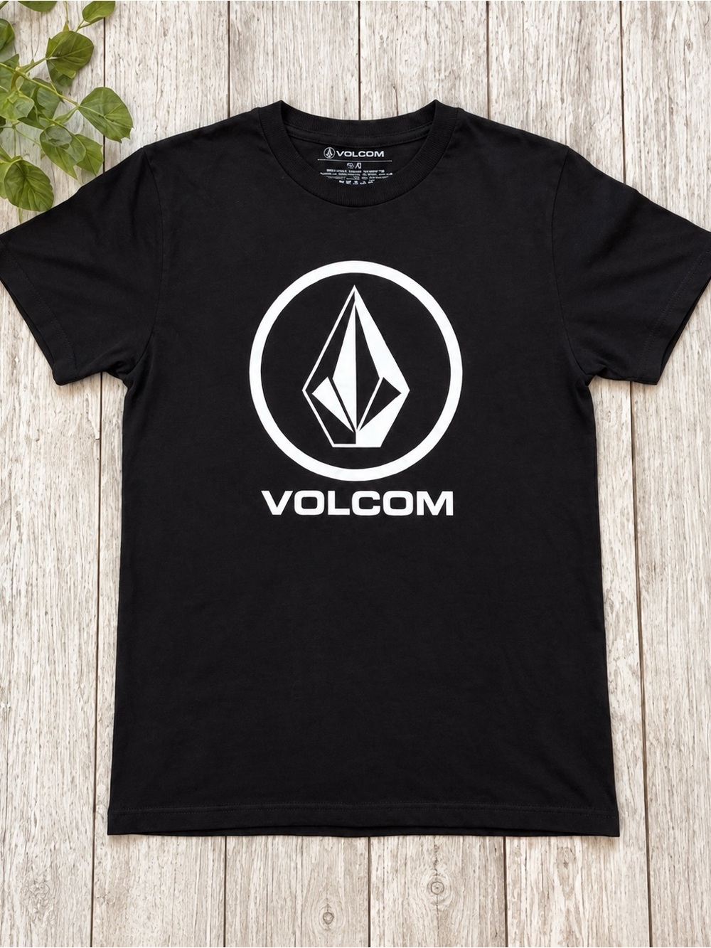 Volcom Crisp Stone Logo Graphic Tee Men’s Medium Black White Skate Surf